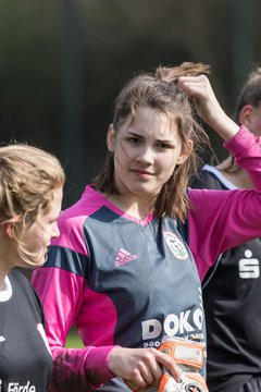 Bild 387 - wBJ SV Henstedt Ulzburg - TSV Sch�nberg : Ergebnis: 5:2